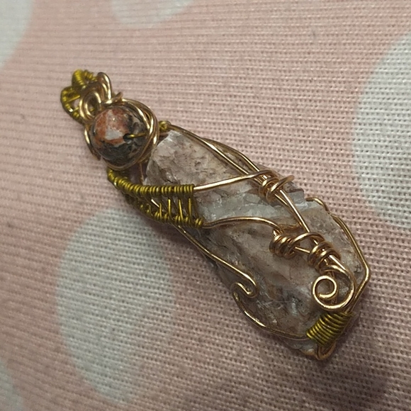 NWT Stone Pendant - Picture 3 of 4
